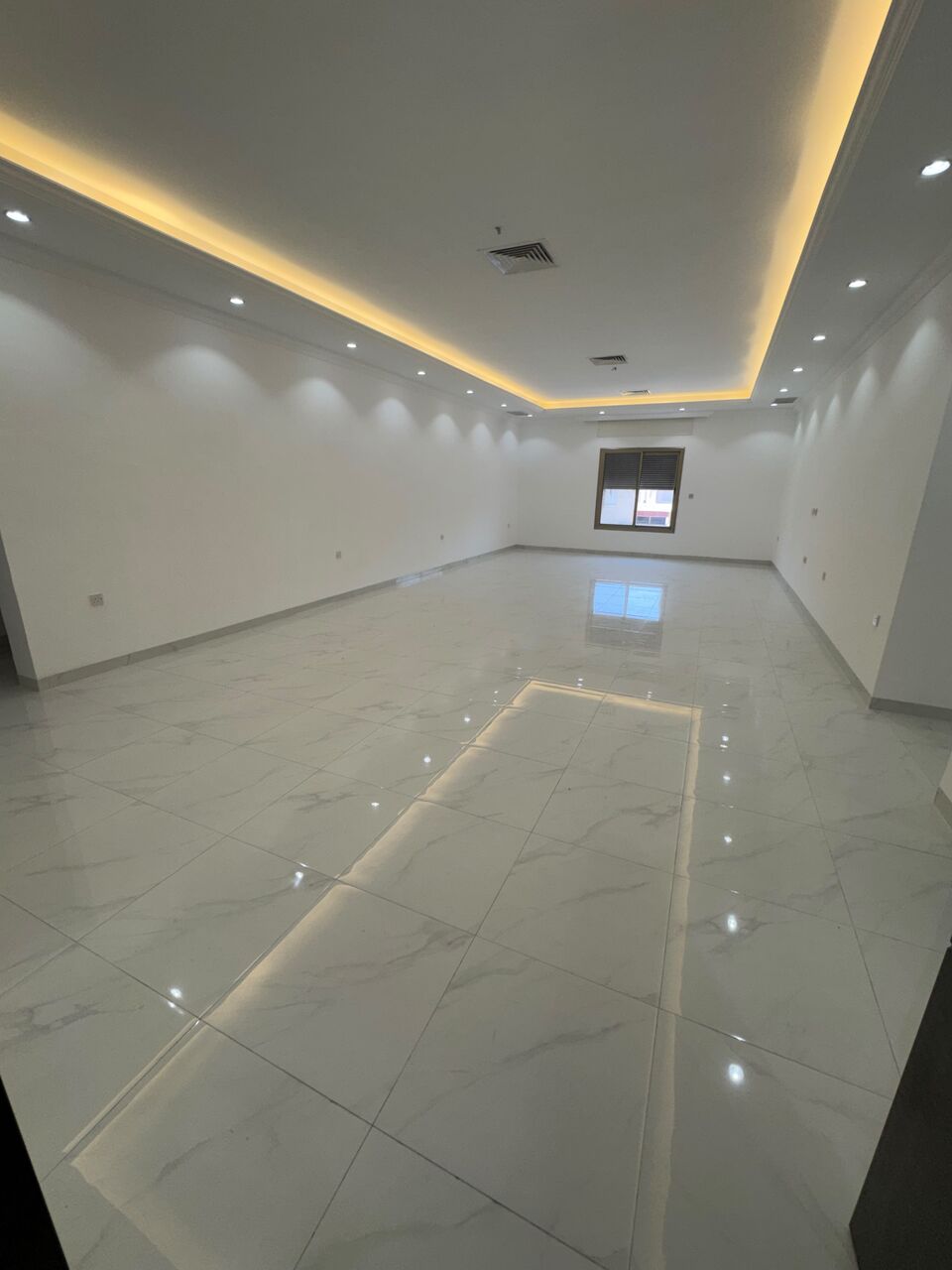 Mishref, Apartments, Flats, Houses & Villas, KWD 1250/month,  5 BR,  For Rent: A Floor In Mishref With 5 Rooms, Including 3 Master Bedrooms.