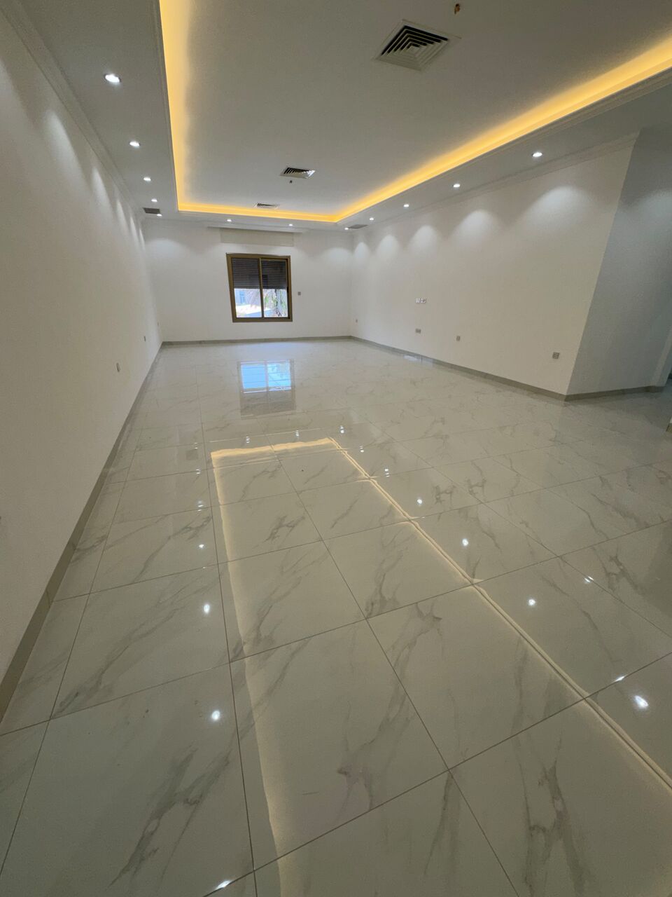 Mishref, Apartments, Flats, Houses & Villas, KWD 1250/month,  5 BR,  For Rent: A Floor In Mishref With 5 Rooms, Including 3 Master Bedrooms.