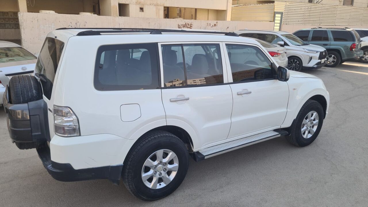 Riyadh, Vehicles, Cars & Trucks , SAR 31000,  Mitsubishi Pajero,  2016,  Automatic,  226000 KM,  Car For Sale