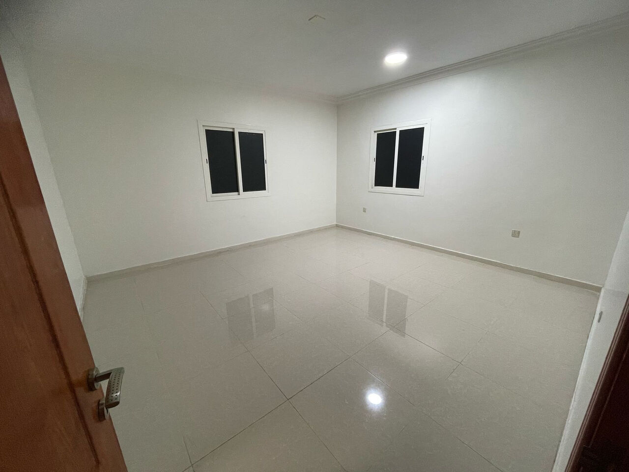 Jubail, Rooms for Rent, SAR 1000/month,  Un-Furnished Room For Executive Bachelor (1 Person) In Dakhel Mahdood