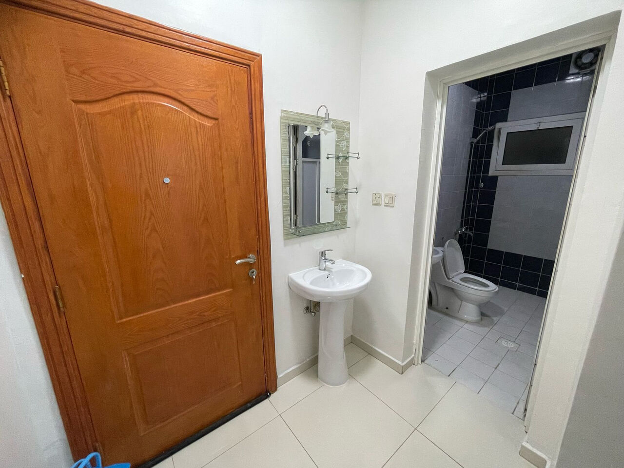 Jubail, Rooms for Rent, SAR 1000/month,  Un-Furnished Room For Executive Bachelor (1 Person) In Dakhel Mahdood