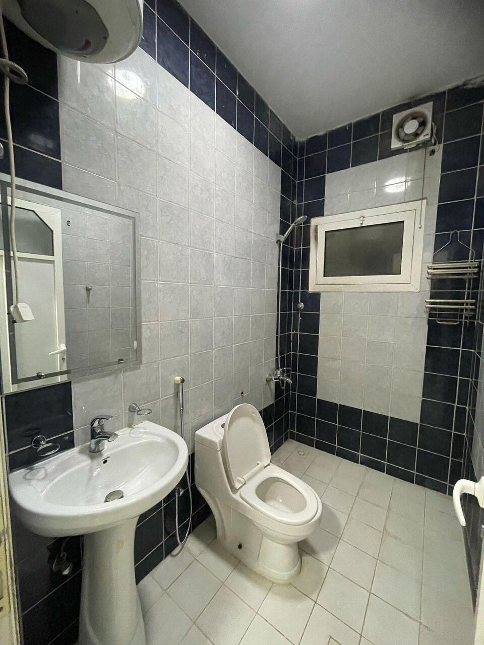 Jubail, Rooms for Rent, SAR 1000/month,  Un-Furnished Room For Executive Bachelor (1 Person) In Dakhel Mahdood