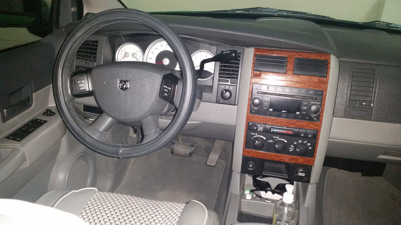 Hamad Town, Vehicles, Cars & Trucks , BHD 1200,  Dodge Durango,  2009,  Automatic,  189000 KM,   SLT  4x4 For Sale