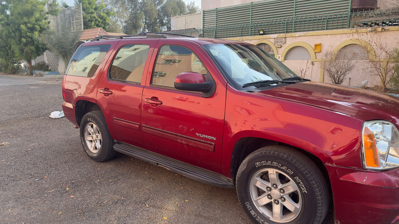 Al Rehab, Vehicles, Cars & Trucks , SAR 30000,  Gmc Yukon,  2013,  Automatic,  294000 KM,  Single Hand Driven, No Accident, No Body Damage, Fahas & Istarah Valid