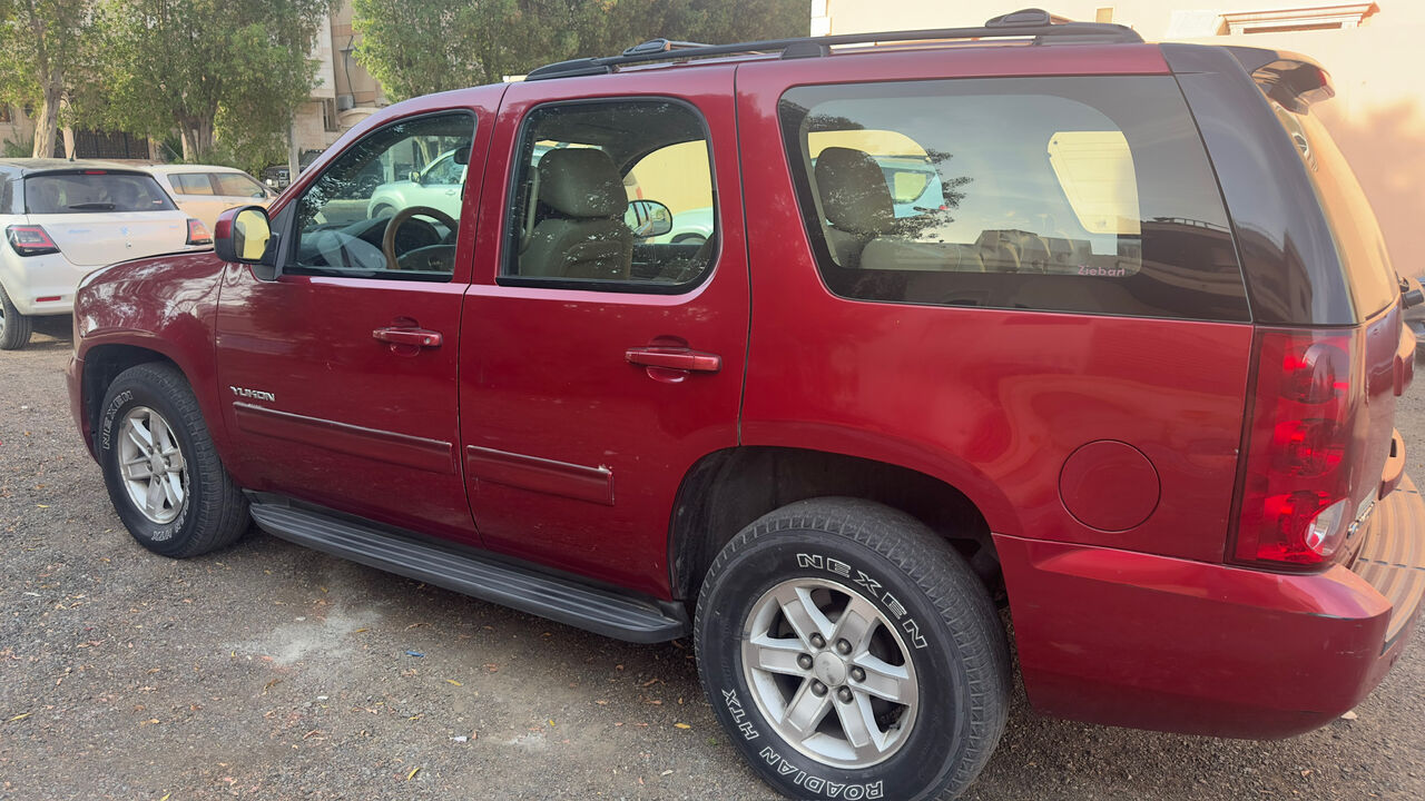Al Rehab, Vehicles, Cars & Trucks , SAR 30000,  Gmc Yukon,  2013,  Automatic,  294000 KM,  Single Hand Driven, No Accident, No Body Damage, Fahas & Istarah Valid
