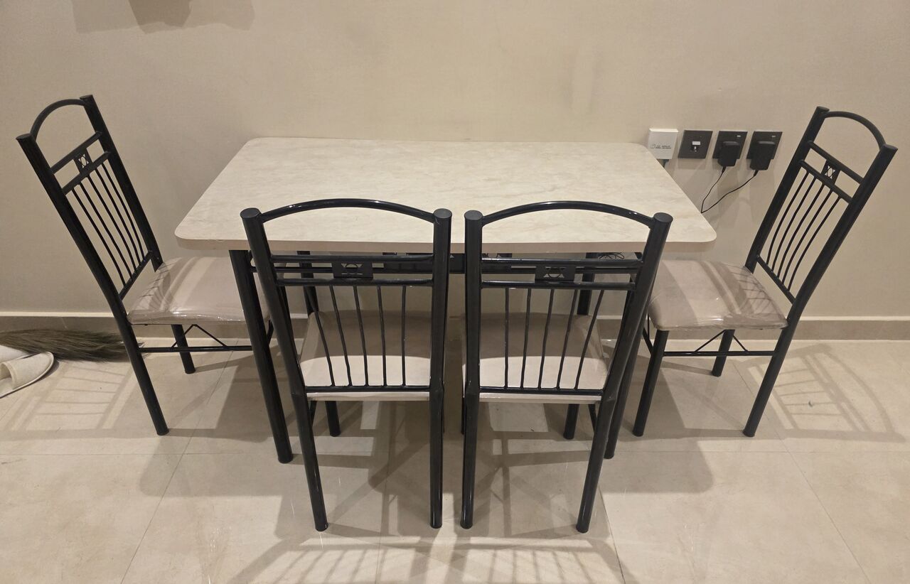 Al Malaz, Furniture, SAR 280,  280 Sar Dinning Table With 4 Chairs