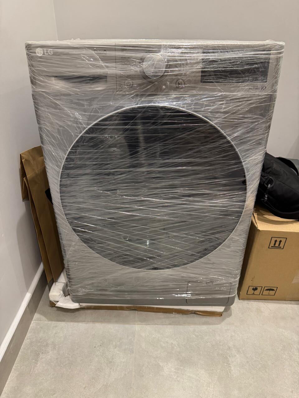 Riyadh, Appliances, SAR 2200,  Selling LG Front Load Machine