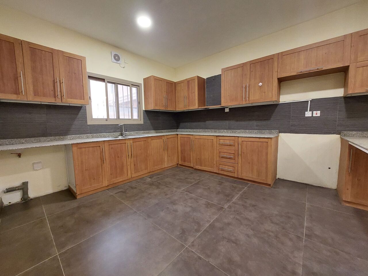 Tubli, Apartments, Flats, Houses & Villas, BHD 210/month,  1 BR,  SEMI FURNISHED ONE BEDROOM FLAT FOR RENT IN TUBLI