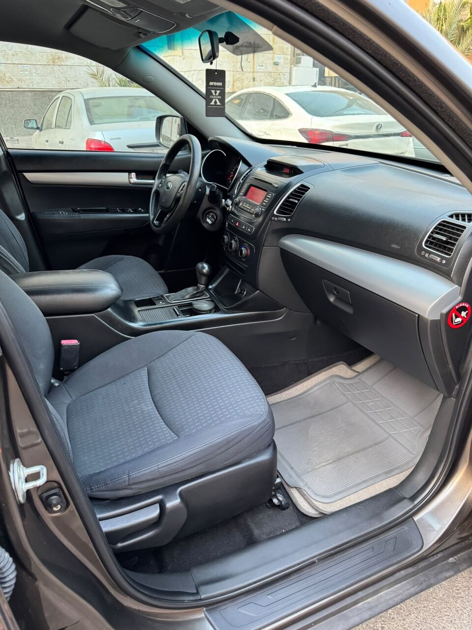 Jeddah, Vehicles, Cars & Trucks , SAR 28000,  Kia Sorento,  2014,  Automatic,  345000 KM,   4 Cylinders Price  Negotiable