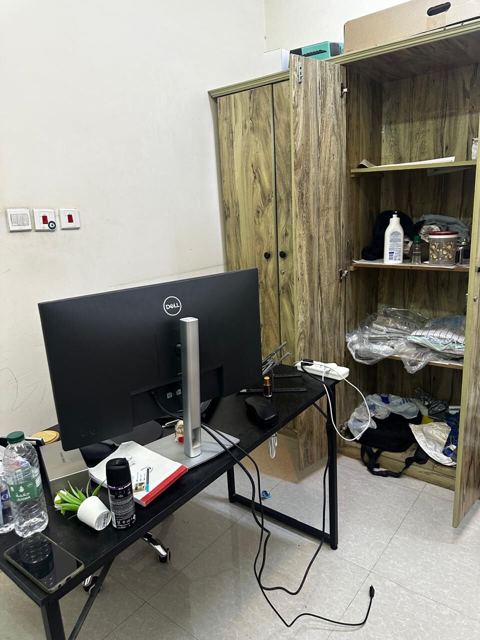 Al Malaz, Household Items, SAR 2150,  AC, Refrigerator, Cot, Mattress, Gas Cylinder, Stove, Almirah, Table And Utentsials