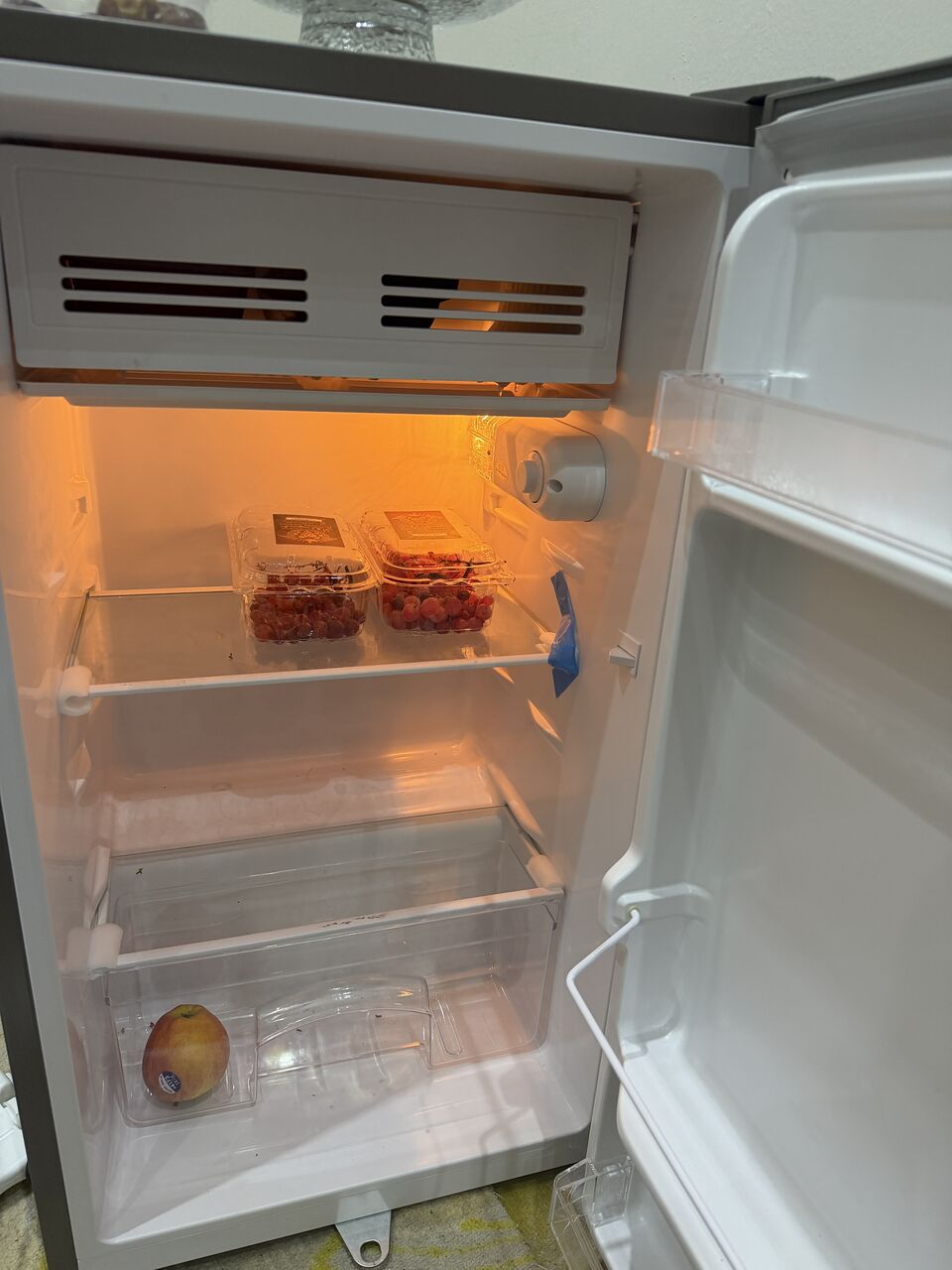Riyadh, Items Wanted, Refrigerator For Sale &ndash; Like New (20 Days Old)
