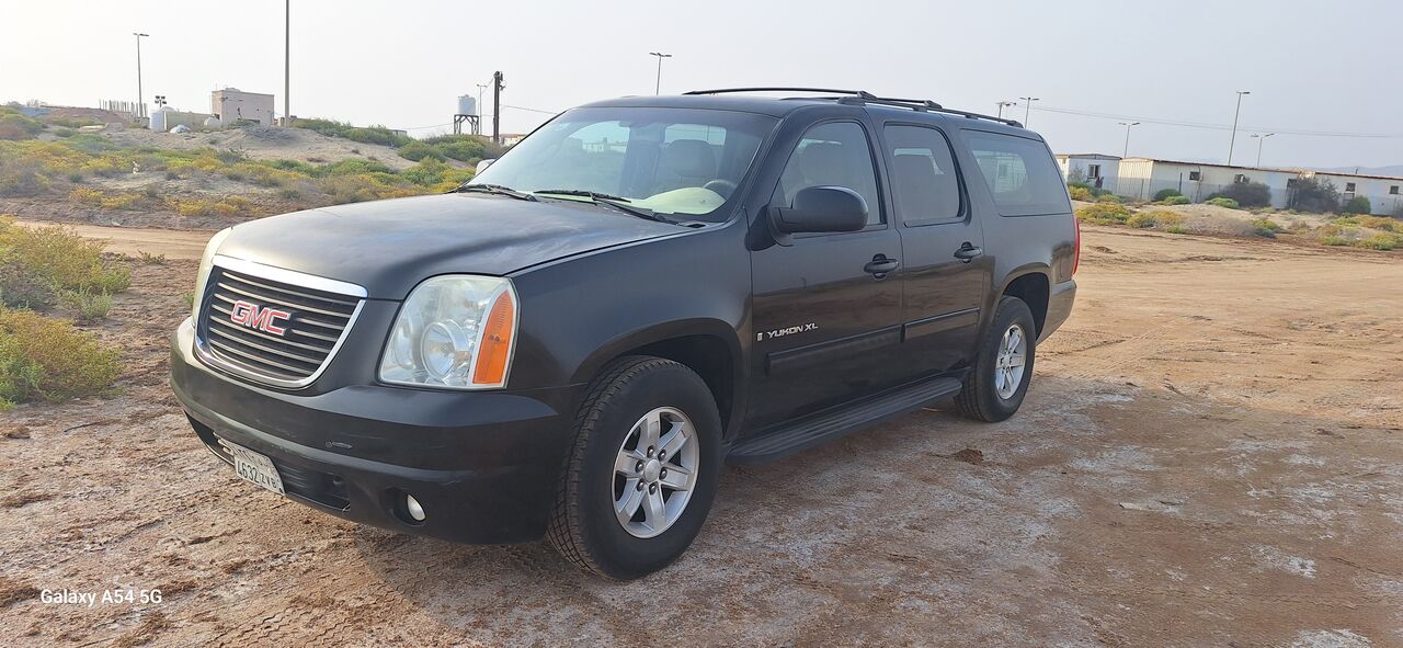 Abha, Vehicles, Cars & Trucks , SAR 46000,  Gmc Yukon XL,  2013,  Automatic,  155000 KM,  Well Maintained Suv Very Low Kilometers Run
