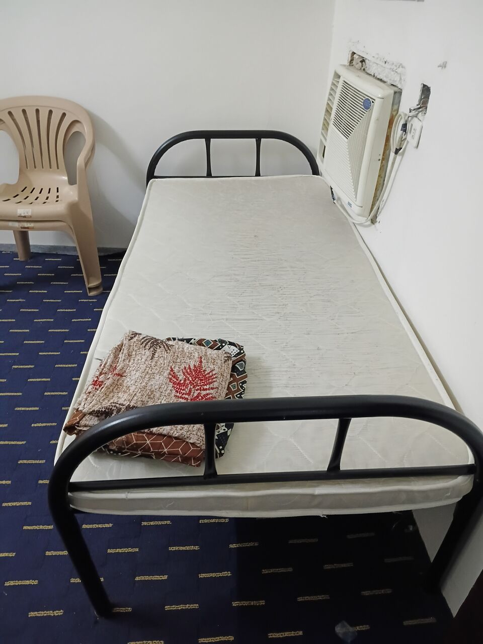 Riyadh, Furniture, SAR 150,  3 Beds, 4 Almirah And 1 Cuboard For Sale