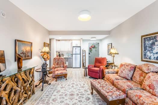 Toronto, General, Retirement Community With Meals In Sudbury Retirement Manor