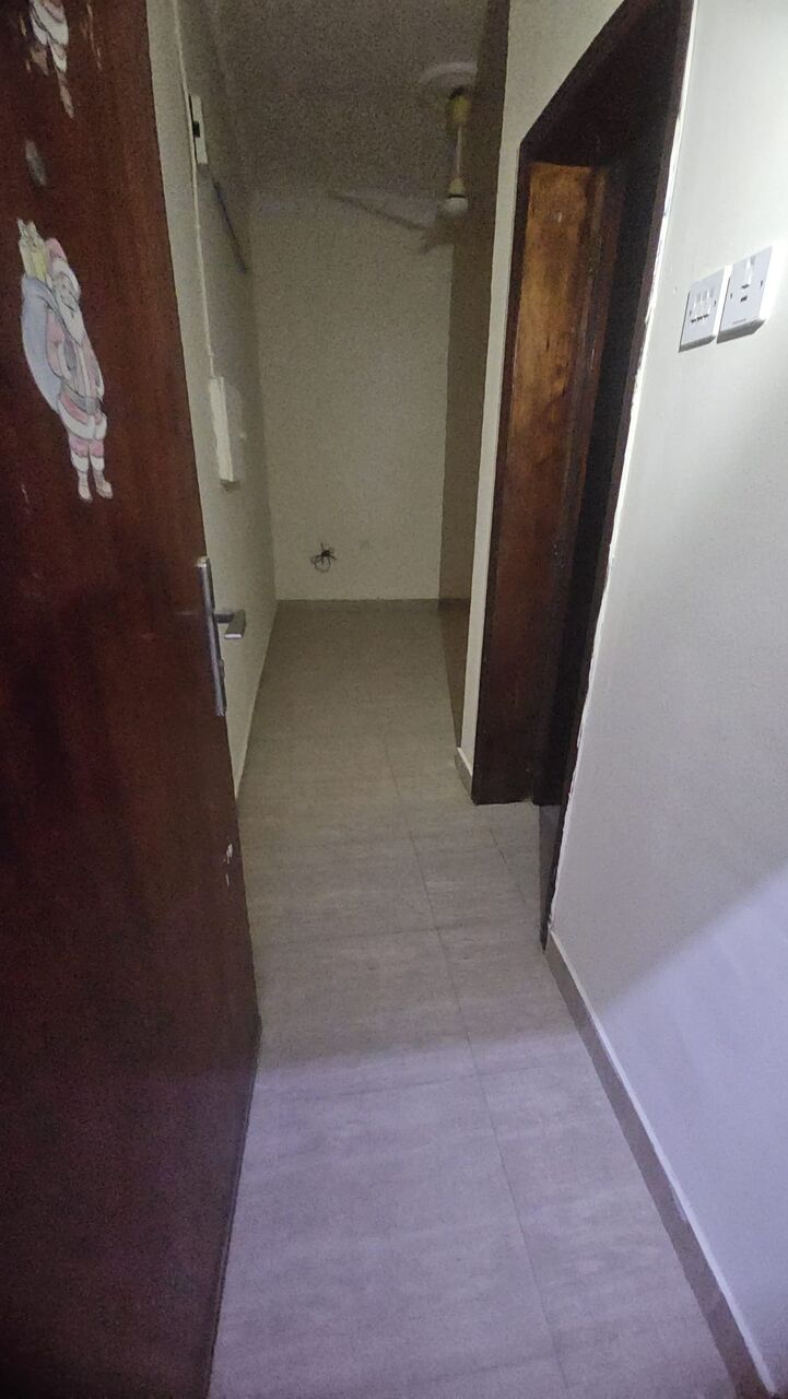 Salmaniya, Apartments, Flats, Houses & Villas, BHD 120/month,  1 BR,  1 Bedroom Unfurnished Flat For Rent Without Ewa