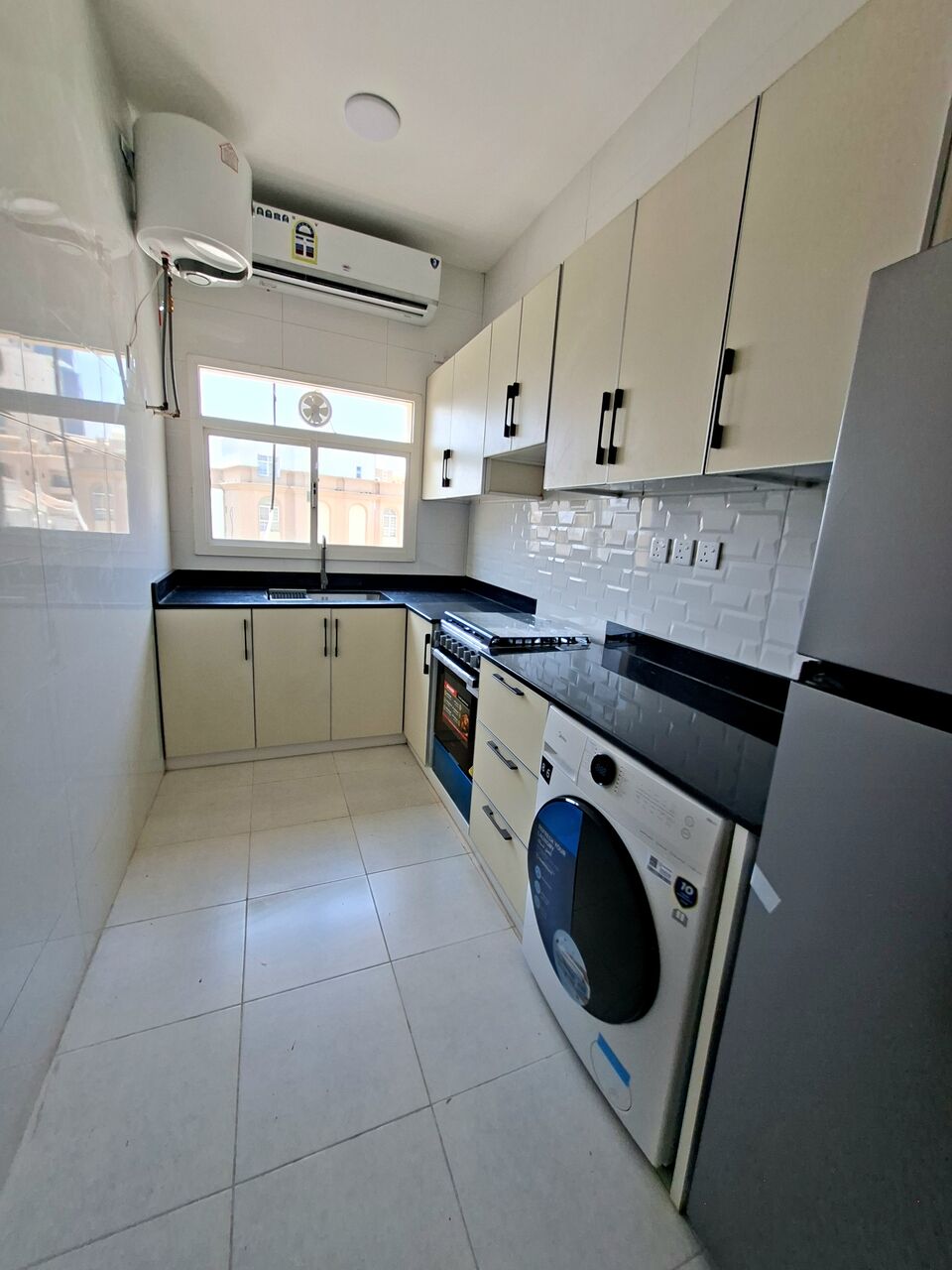 Mahooz, Apartments, Flats, Houses & Villas, BHD 270/month,  2 BR,  Semi Furnished Family 2 BHK With Ewa In Mahooz,Parking,Neat & Clean Flat @ 35547951