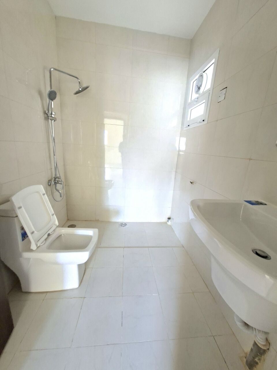 Mahooz, Apartments, Flats, Houses & Villas, BHD 270/month,  2 BR,  Semi Furnished Family 2 BHK With Ewa In Mahooz,Parking,Neat & Clean Flat @ 35547951