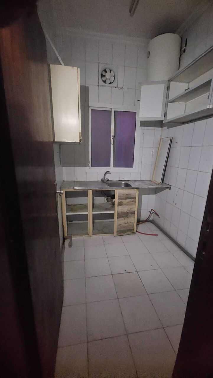 Salmaniya, Apartments, Flats, Houses & Villas, BHD 120/month,  1 BR,  1 Bedroom Unfurnished Flat For Rent Without Ewa