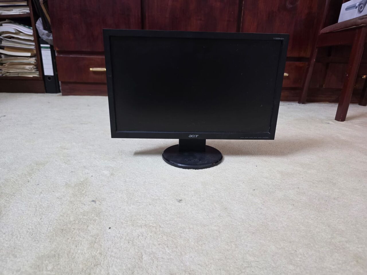 Riffa, Computers, BHD 12,  Dell + Acer Cheap Monitors For Sale