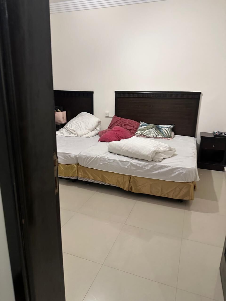 Jeddah, Rooms for Rent, SAR 1200/month,  Furnished,  Very Neat And Clean Fully Furnished Room Available For Executive Bachelor-Only Non-Smoker