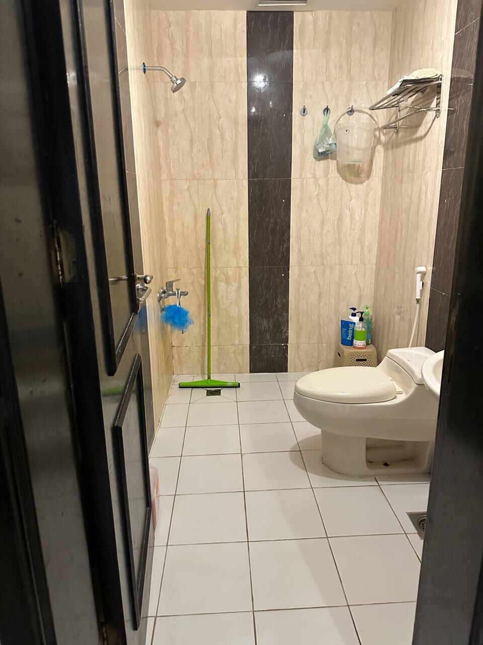 Jeddah, Rooms for Rent, SAR 1200/month,  Furnished,  Very Neat And Clean Fully Furnished Room Available For Executive Bachelor-Only Non-Smoker
