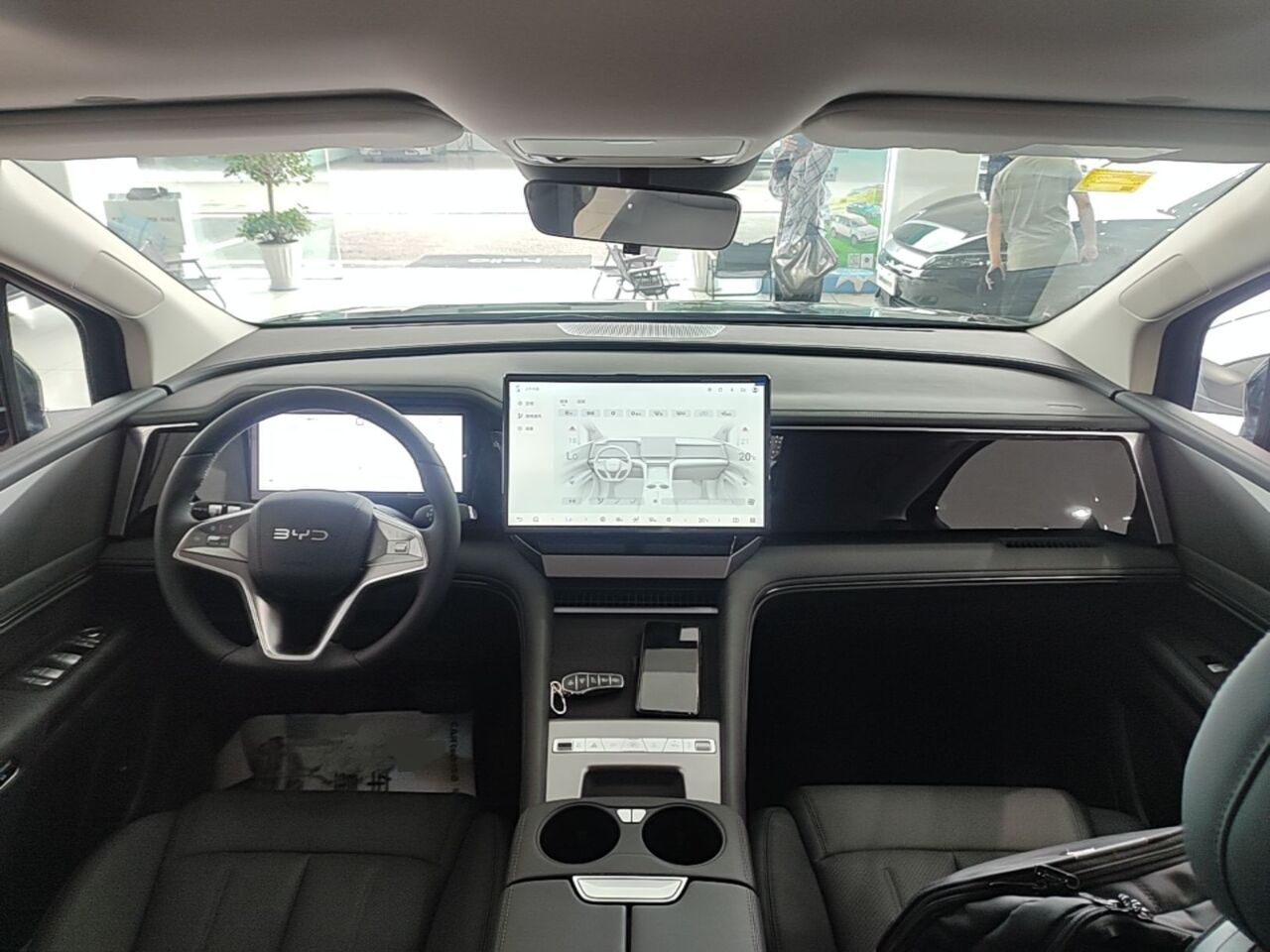 Bangkok, Vehicles, Cars & Trucks , THB 167,  BYD M9 1060 Navigation Edition,  2025,  Automatic,  1600 KM,  Used BYD M9  1060 Navigation Edition