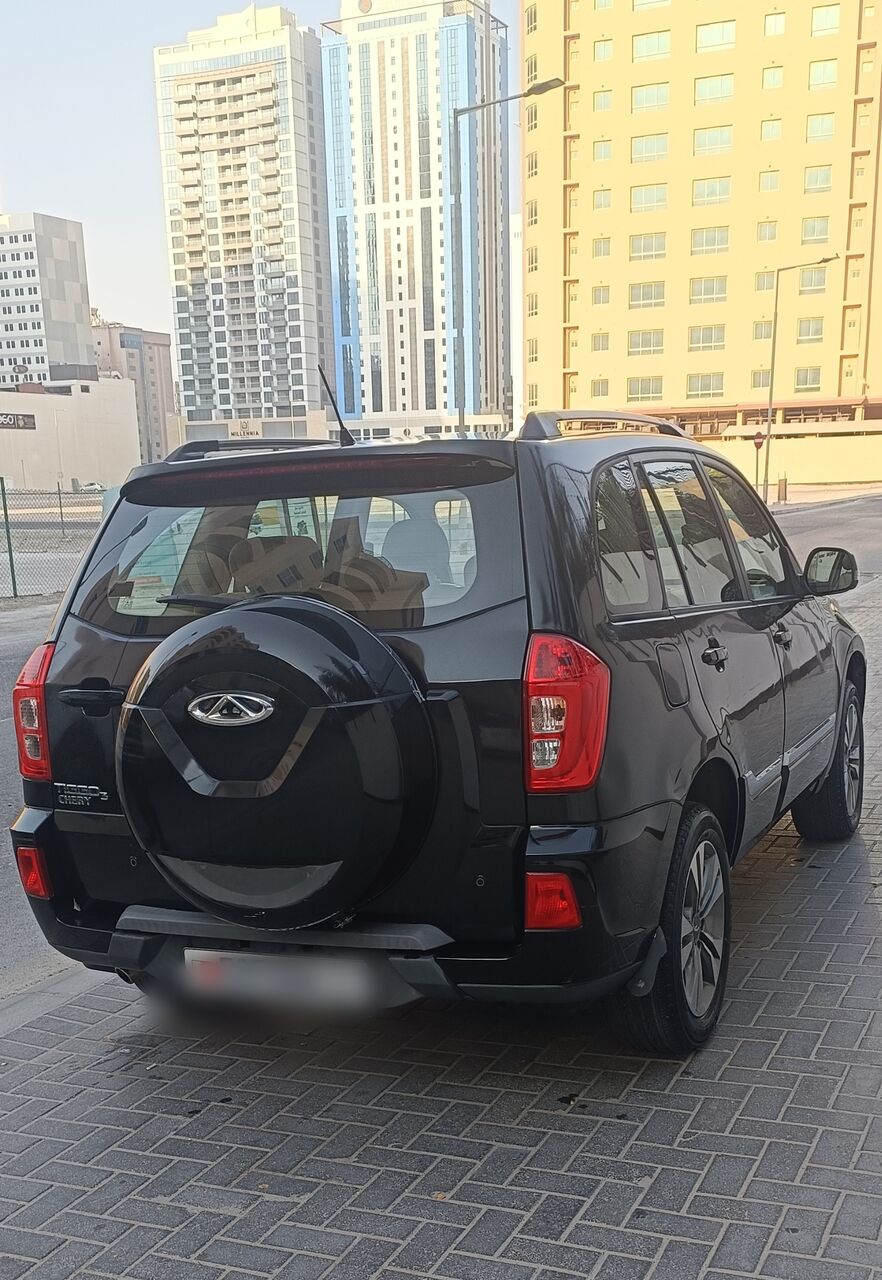 Juffair, Vehicles, Cars & Trucks , BHD 850,  Chery Tiggo 3,  2016,  Automatic,  1 KM,  I Sell Emergency Because I Live Bahrain