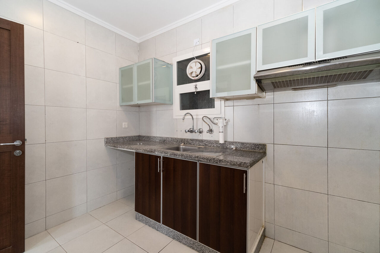 Salmiya, Apartments, Flats, Houses & Villas, KWD 330/month,  2 BR,  Salmiya &ndash; Small, Unfurnished Two Bedroom Apartment