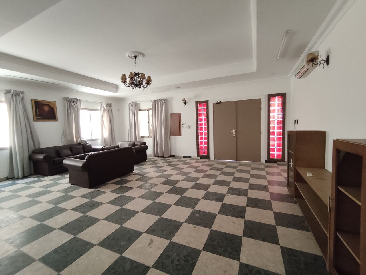 Hidd, Villas, BHD 400,  Hidd:- 3Bhk Semifurnished Villa On Rent With Swimming Pool..