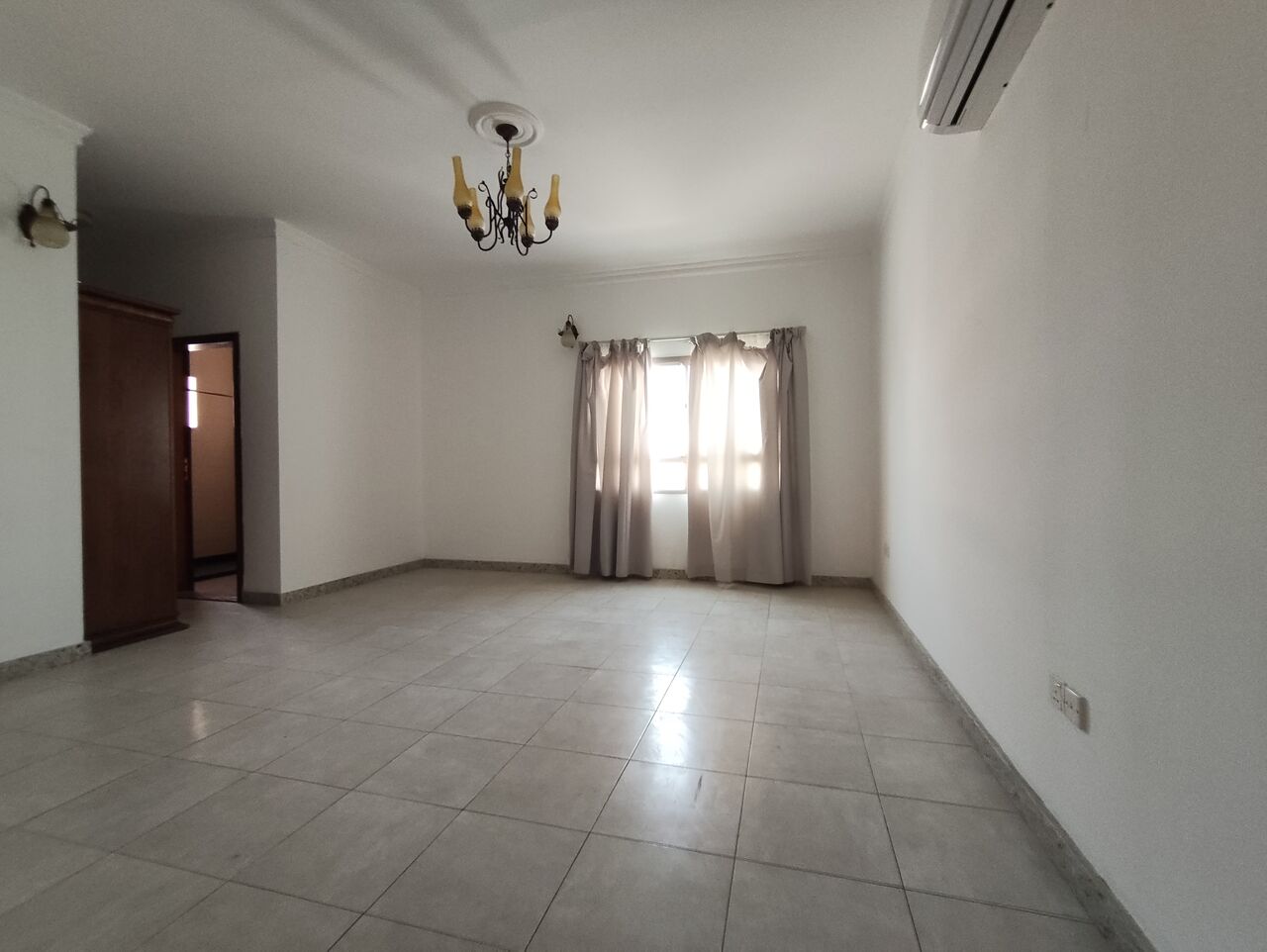 Hidd, Villas, BHD 400,  Hidd:- 3Bhk Semifurnished Villa On Rent With Swimming Pool..