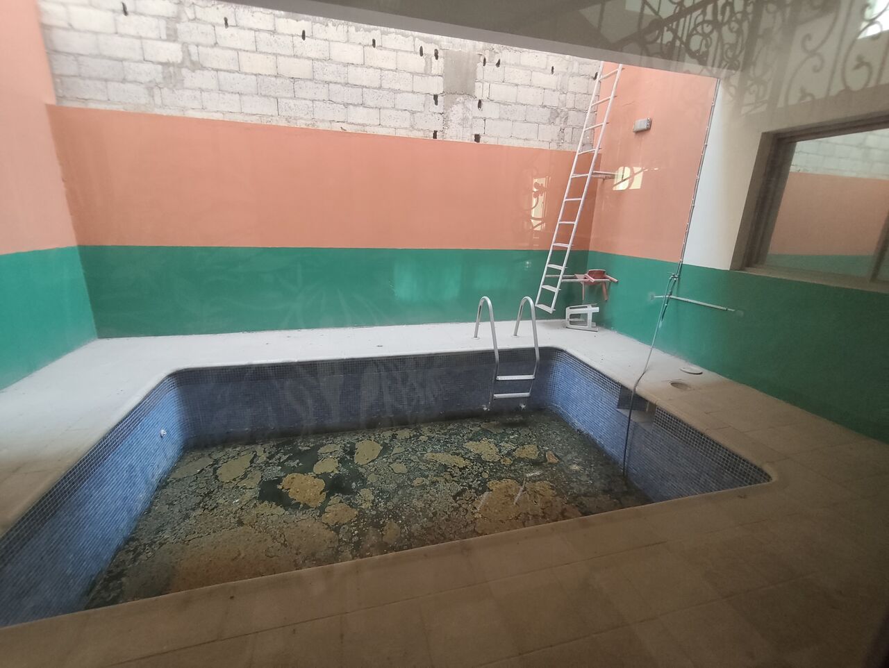 Hidd, Villas, BHD 400,  Hidd:- 3Bhk Semifurnished Villa On Rent With Swimming Pool..
