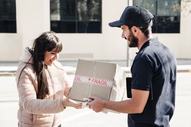 Dubai, Logistics, Door To Door Cargo Solutions For Local & International Shipping
