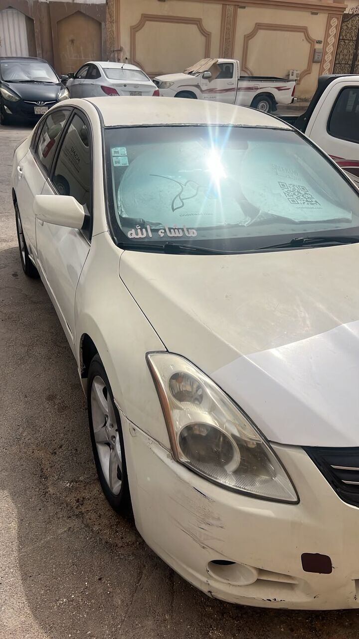 Riyadh, Vehicles, Cars & Trucks , SAR 12000,  Nissan Altima,  2010,  Manual,  350000 KM,    | Well Maintained | Price: 12,000 SAR (Slightly Negotiable)