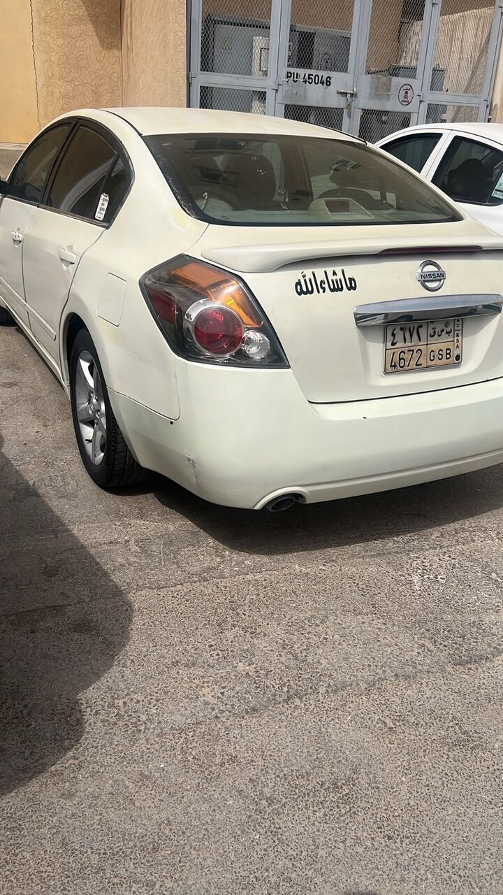 Riyadh, Vehicles, Cars & Trucks , SAR 12000,  Nissan Altima,  2010,  Manual,  350000 KM,    | Well Maintained | Price: 12,000 SAR (Slightly Negotiable)