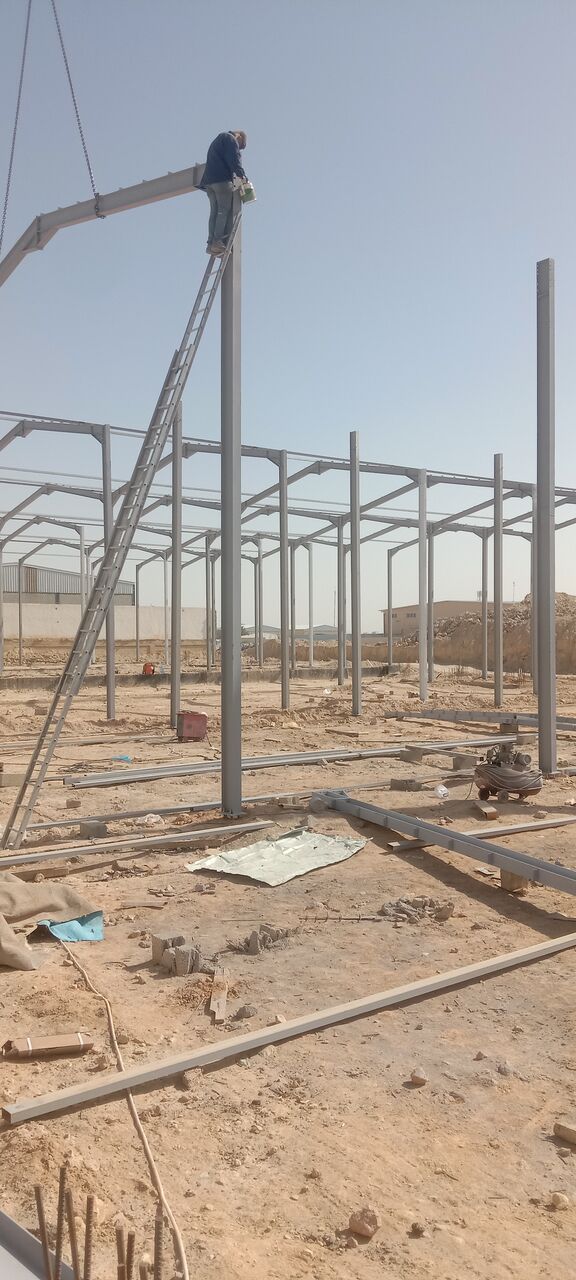 Riyadh, Construction, للحدادة و المونيم،الذجاج