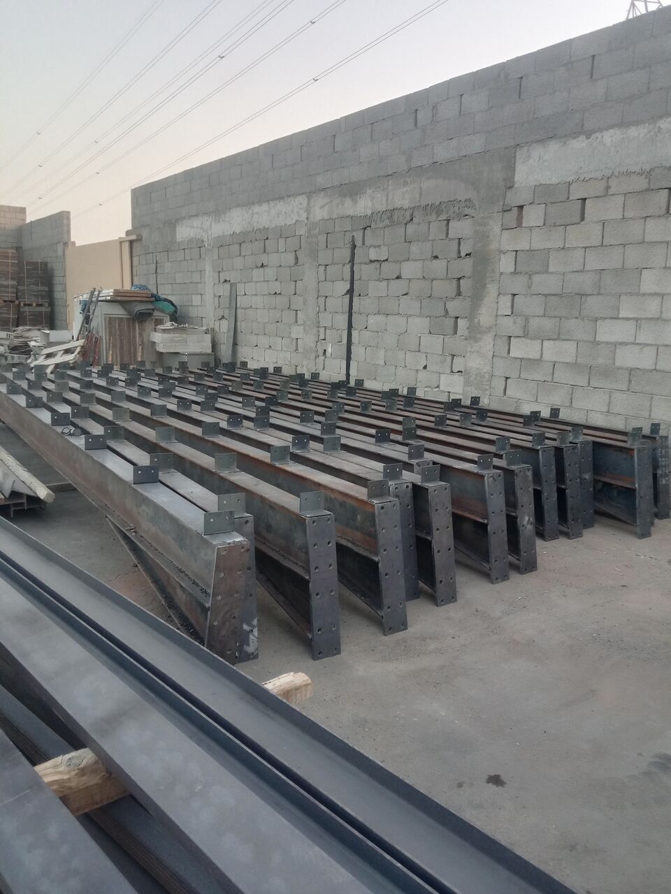 Riyadh, Construction, للحدادة و المونيم،الذجاج