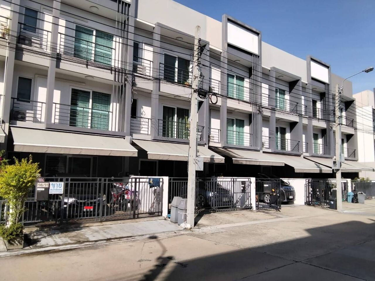 Bangkok, Real Estate For Sale, THB 5200000,  3 BR,  14600 Sq. Feet,  3-story Townhome, Complete Extension, Ready To Move In, Near Suan Luang Rama IX, Only 5.2