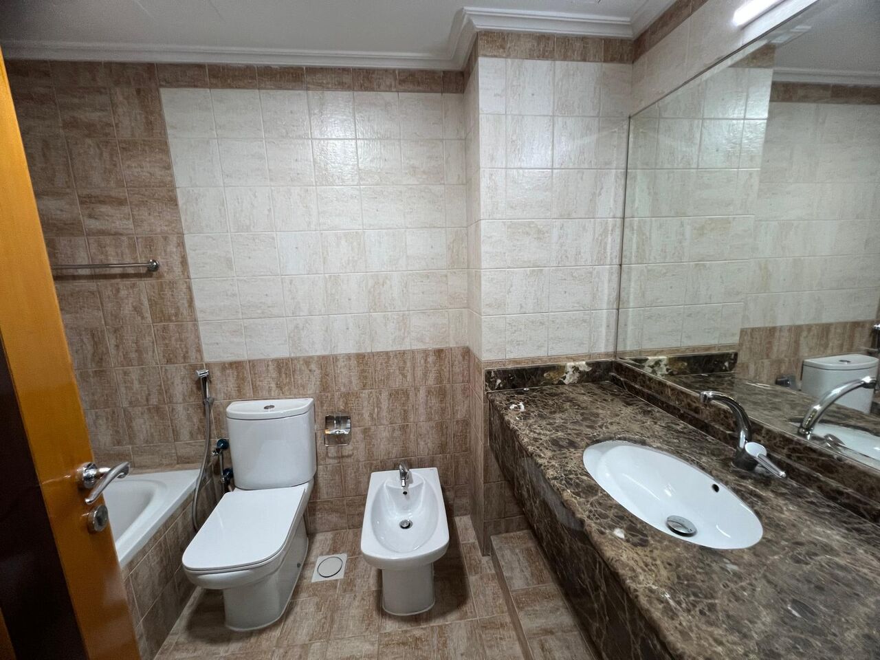 Juffair, Apartments, Flats, Houses & Villas, BHD 600/month,  Furnished,  3 BR,  3 Bedrooms Luxury Flat Fully Furnished In Juffair