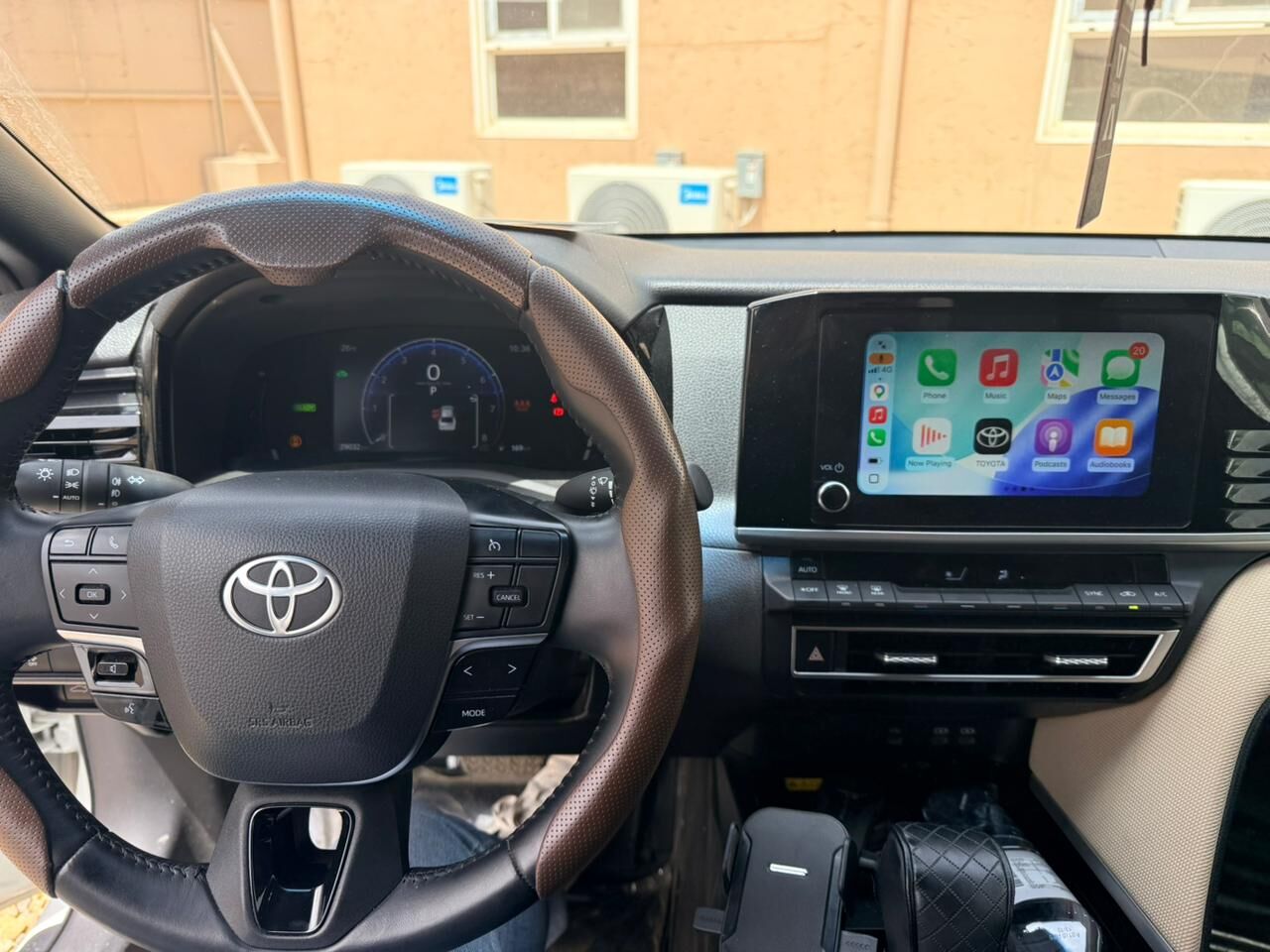 Riyadh, Vehicles, Cars & Trucks , SAR 107000,  Toyota Camry LE Hybrid,  2025,  Automatic,  35680 KM,  Urgent Sale: Toyota Camry LE HEV  Used Only For 16 Months