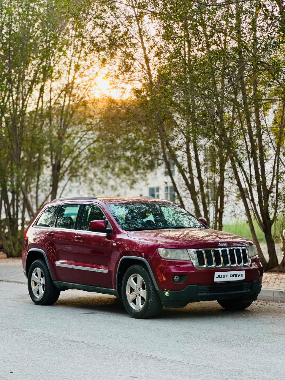 Segaya, Vehicles, Cars & Trucks , BHD 2500,  Jeep Cherokee,  2012,  Automatic,  250000 KM,   LAREDO  MODEL WELL MAINTAINED 7 SEATER SUV CALL OR WHATSAPP ON 35400768