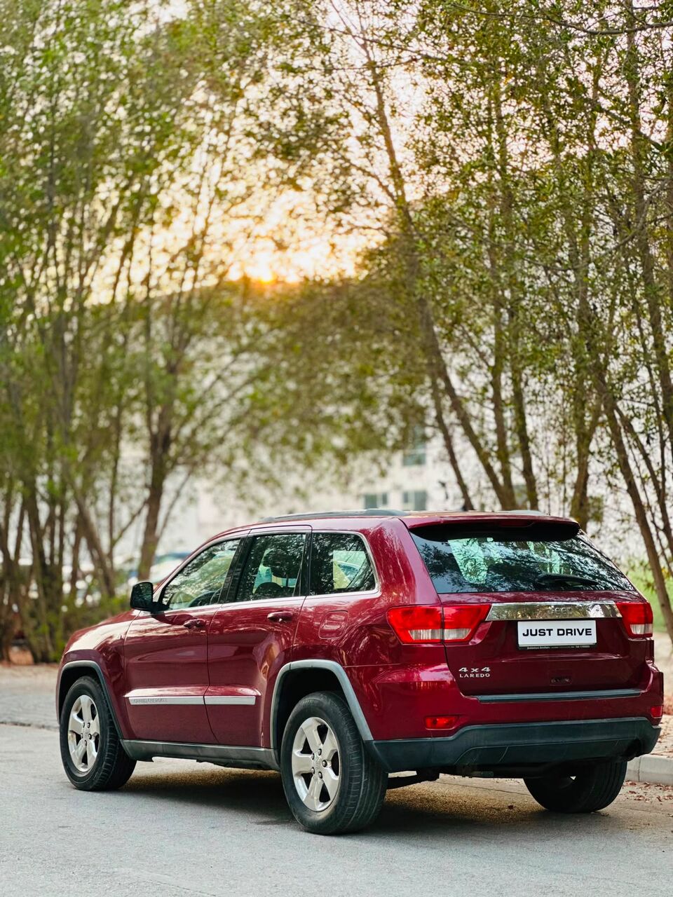 Segaya, Vehicles, Cars & Trucks , BHD 2500,  Jeep Cherokee,  2012,  Automatic,  250000 KM,   LAREDO  MODEL WELL MAINTAINED 7 SEATER SUV CALL OR WHATSAPP ON 35400768