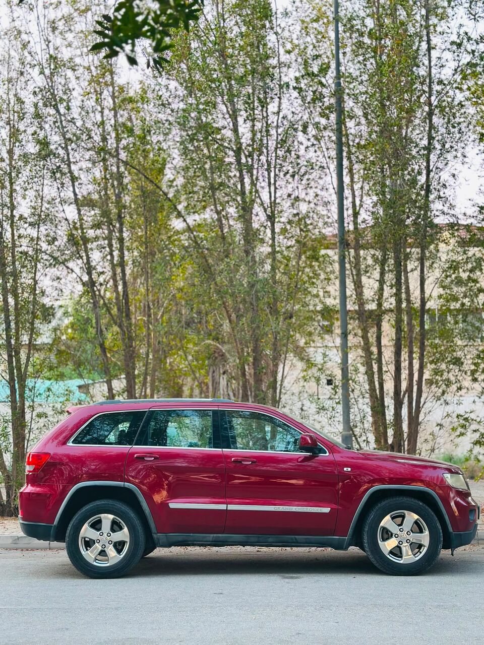 Segaya, Vehicles, Cars & Trucks , BHD 2500,  Jeep Cherokee,  2012,  Automatic,  250000 KM,   LAREDO  MODEL WELL MAINTAINED 7 SEATER SUV CALL OR WHATSAPP ON 35400768