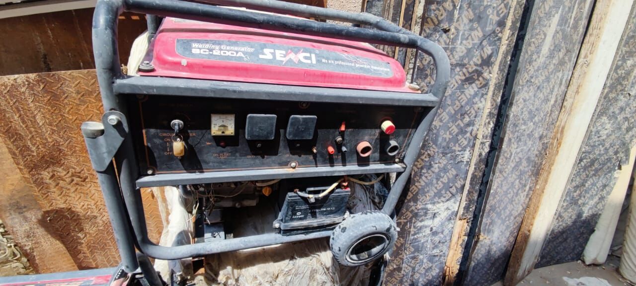 Riyadh, Machinery, SAR 1,  Generator For Sale - Less Used Urgent Sale