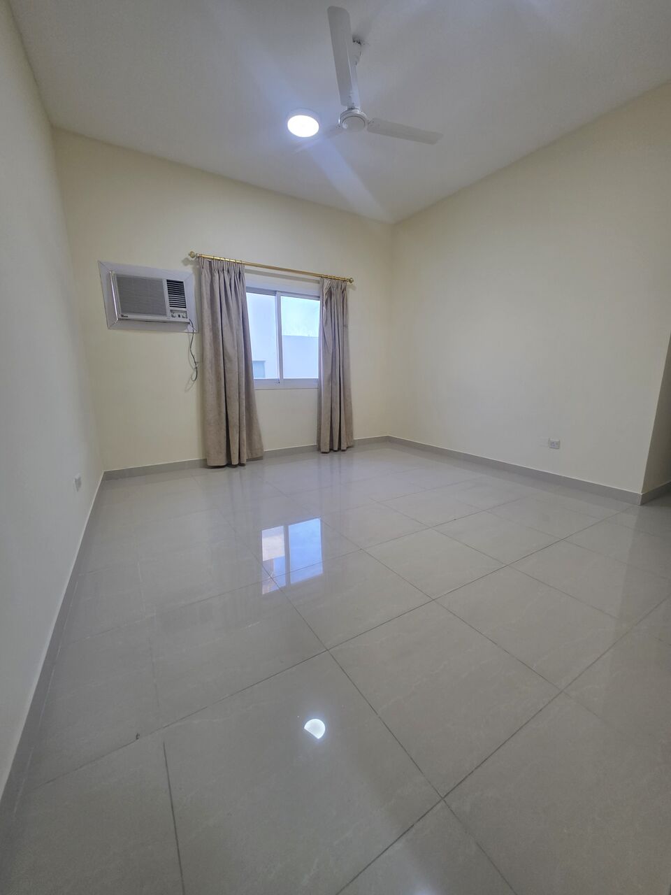 Gudaibiya, Apartments, Flats, Houses & Villas, BHD 220/month,  2 BR,  - Bright & Neet Semi Furnished 2 BHK Flat With Ewa 220/BD In Gudaibiya