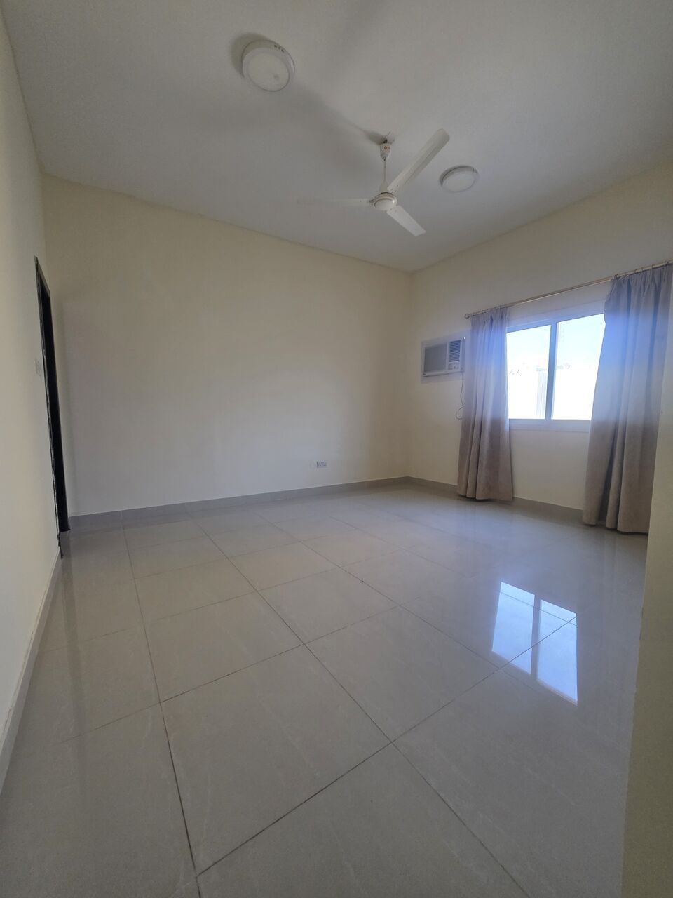 Gudaibiya, Apartments, Flats, Houses & Villas, BHD 220/month,  2 BR,  - Bright & Neet Semi Furnished 2 BHK Flat With Ewa 220/BD In Gudaibiya