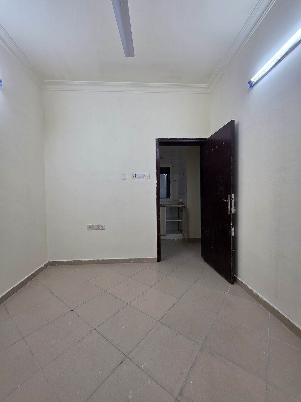 Gudaibiya, Apartments, Flats, Houses & Villas, BHD 130/month,  Studio,  Semi Furnished Studio Flat With Unlimited Ewa @135 BD In Gudaibiya