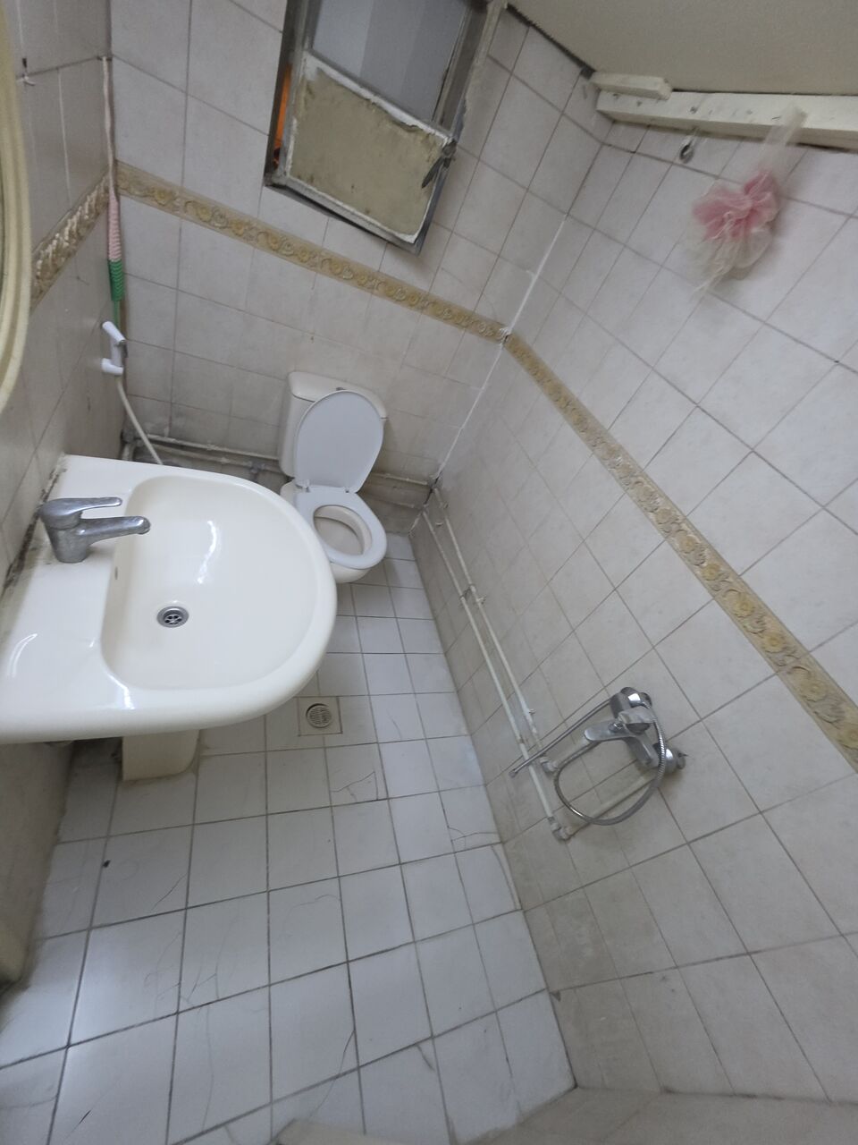 Gudaibiya, Apartments, Flats, Houses & Villas, BHD 130/month,  Studio,  Semi Furnished Studio Flat With Unlimited Ewa @135 BD In Gudaibiya