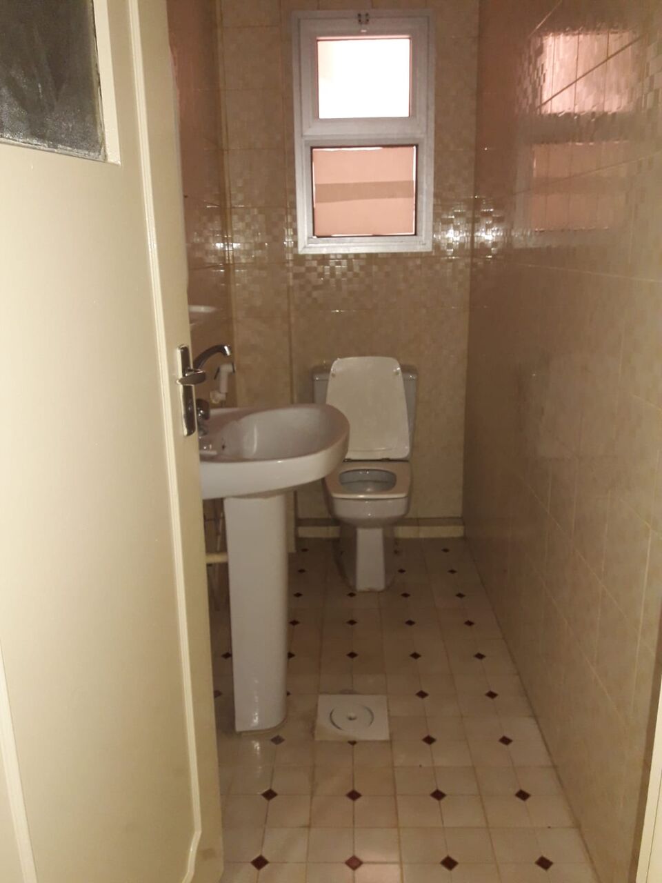 Gudaibiya, Apartments, Flats, Houses & Villas, BHD 170/month,  2 BR,  # 2  BEDROOMS,2  BATHROOM,HALL, KITCHEN,FLAT FOR RENT IN GUDAIBIYA NEAR TO ROZANA HOTEL#