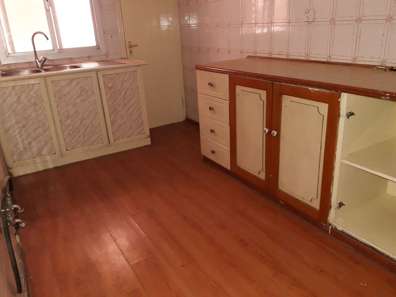 Gudaibiya, Apartments, Flats, Houses & Villas, BHD 170/month,  2 BR,  # 2  BEDROOMS,2  BATHROOM,HALL, KITCHEN,FLAT FOR RENT IN GUDAIBIYA NEAR TO ROZANA HOTEL#