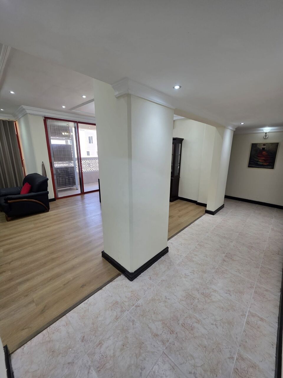 Diplomatic Area, Apartments, Flats, Houses & Villas, BHD 400/month,  2 BR,  Flat For Rent In Diplomatic Area With EWA